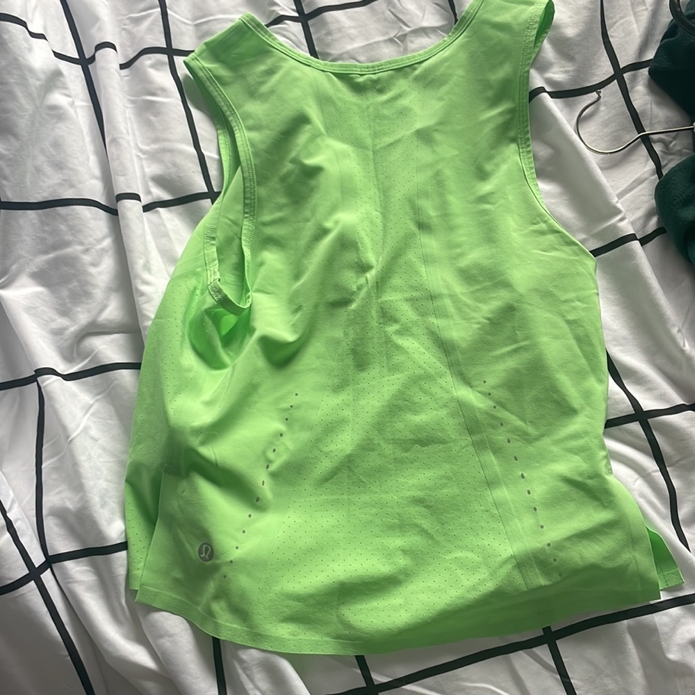 Lululemon top - Picture 2 of 2
